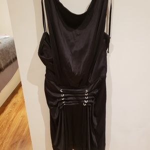 Black dress designer from Fashion Week Brazil